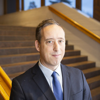 全球洞察｜美學者：“美國受害論”極其諷刺 “産業回流説” 奇怪低效