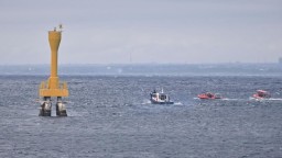 印尼沉船事故死亡人數升至12人 搜救行動將延長3天_fororder_70c9511b6ab246b5842a43c62e3bb5dd