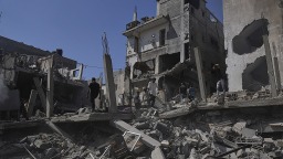以軍在加沙中部物資發放點開火 致25人死亡