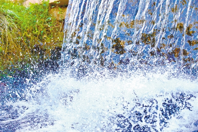 鄂爾多斯：大溝灣披上金色盛裝_fororder_4291564_an_1761630139595_s