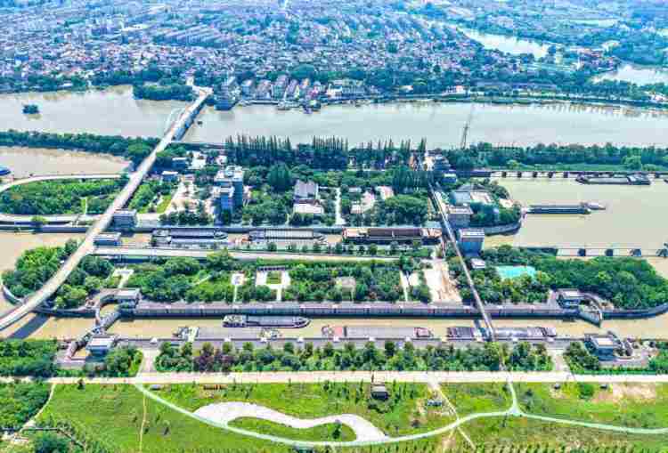 新的偉大奮鬥創造新的歷史偉業——以習近平同志為核心的黨中央引領“十四五”經濟社會發展紀實