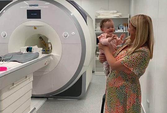 聽鑒世界 | 兩個月大就已學會“看圖分類” 最新研究揭示嬰兒大腦裏的新秘密