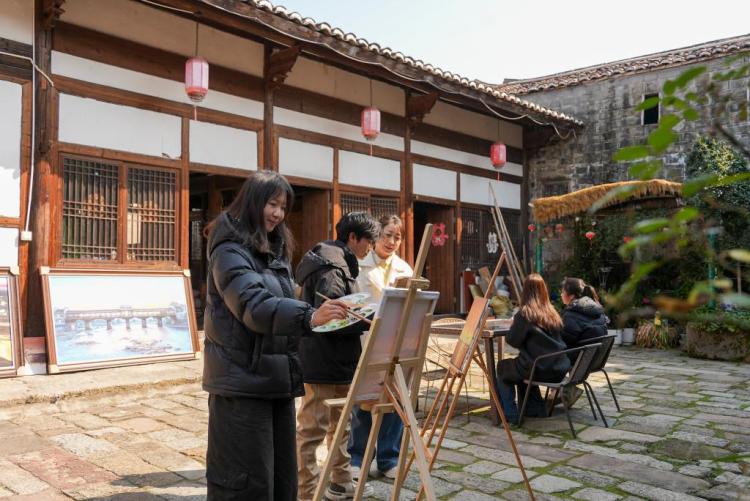 馬年春節假日盤點·消費篇|從年味裏看活力——“三新”勾勒中國春節消費圖景