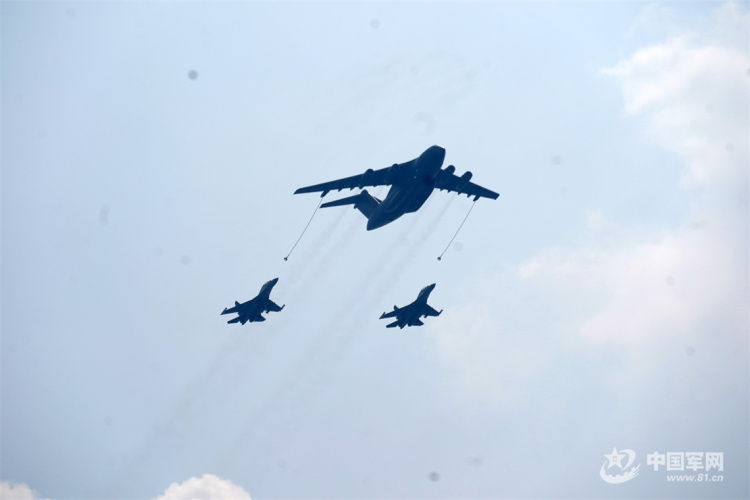 我在閱兵現場｜空中梯隊，致敬勝利_fororder_11