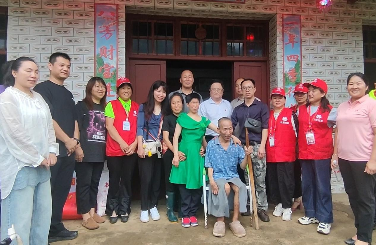 十八載尋親路終抵“團圓站”湖南新寧 愛心接力織就溫情歸家網_fororder_圖片2
