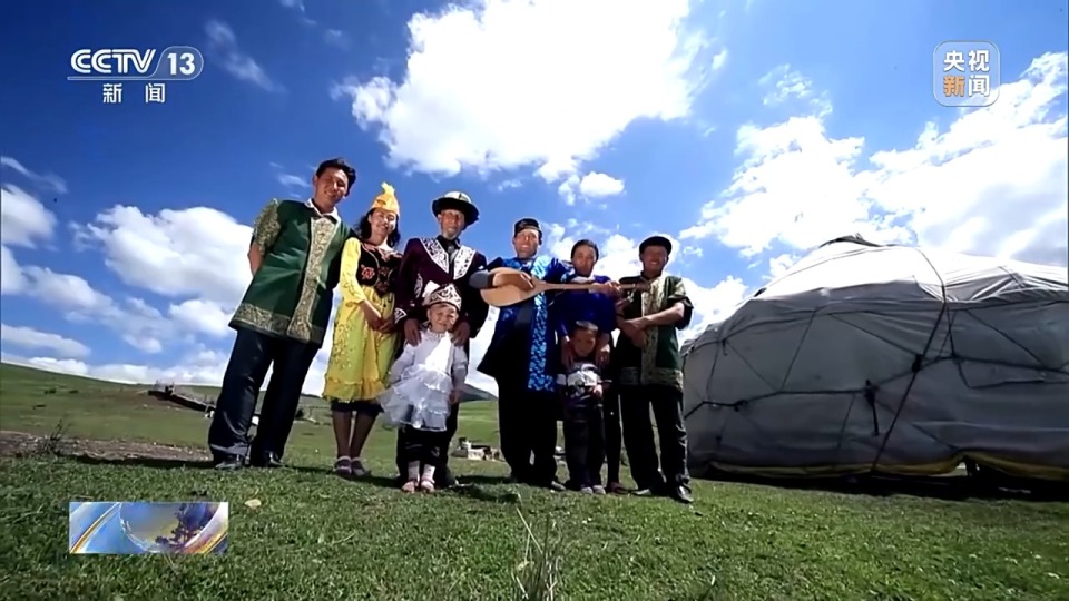 砥礪奮進七十載 天山南北譜華章丨從沙漠之舟到産業之舟 新疆駱駝産業用上智慧化生産線