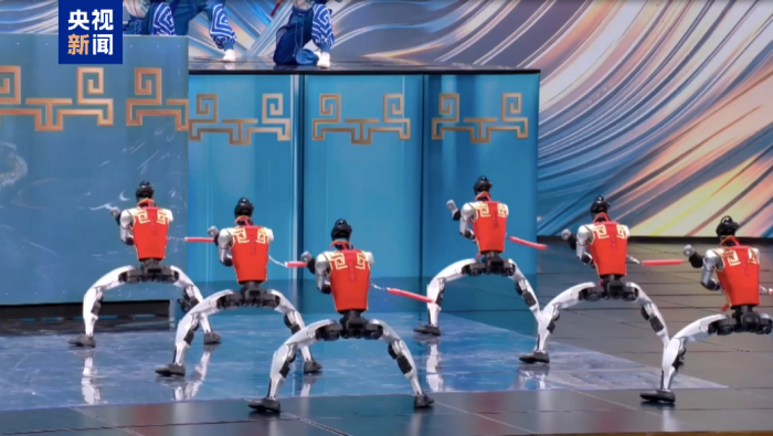 視頻丨看春晚體驗春節文化魅力 《武BOT》驚艷德國高中生