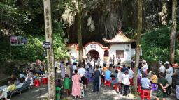 湖南新寧清涼溶洞點燃夏日“熱”經濟