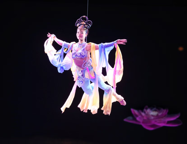 “青春華章·重走西北角”網絡主題活動在蘭州市音樂廳正式開幕_fororder_圖片4