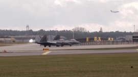 視頻丨美伊談判在即 多架美軍F-22戰機陸續部署至以色列