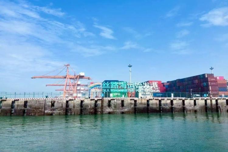 “我們從事現代化經濟建設，要有長遠考慮，統籌全局”