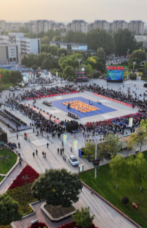 “奮進織繡 大地豐收”鄂爾多斯草原村排青少年排球邀請賽激情開賽