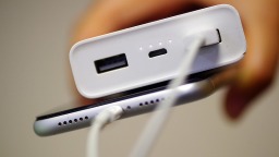 澳大利亞將禁止機艙內使用充電寶_fororder_93127beb8d68418e8902a53243b520d3