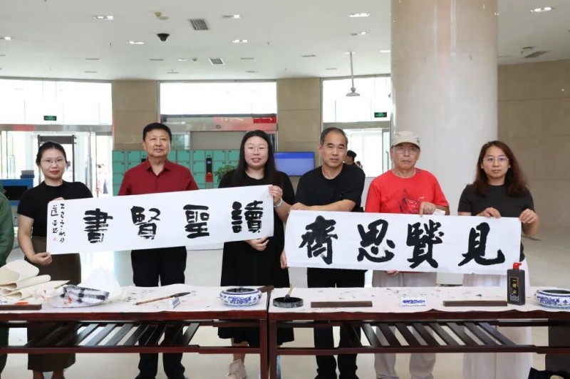 '고적속의 옌타이' 순회전 첫 전시회, 옌타이 황발해신구서 개막_fororder_圖片 1