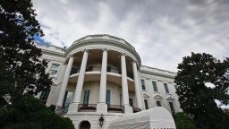 特朗普：美國將對烏克蘭輸送更多武器_fororder_20250708054149030