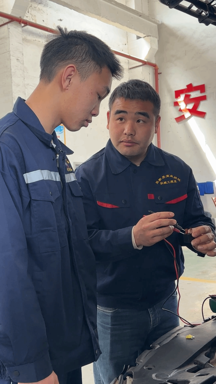 餐桌、機床變擂臺，看張家界師生如何"較真"省賽