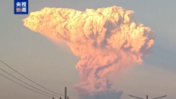 印度尼西亞巴厘島數十架航班因火山噴發取消