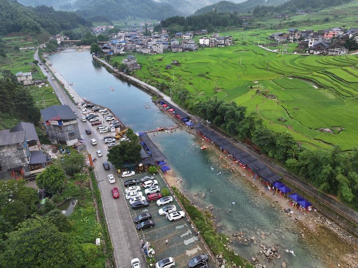 人氣旺 文旅熱 消費興——中國暑期經濟“熱”力四射