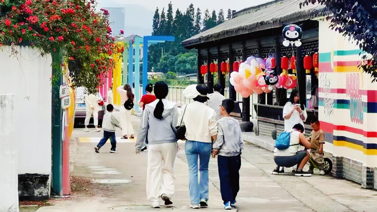青春創意充盈浙江溫州“空心村”