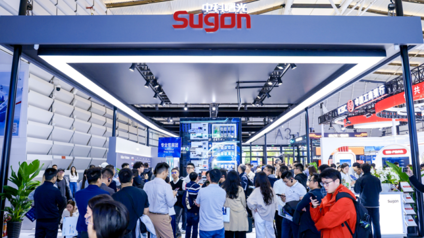 中科曙光正式發佈全球首個單機櫃級640卡超節點scaleX640