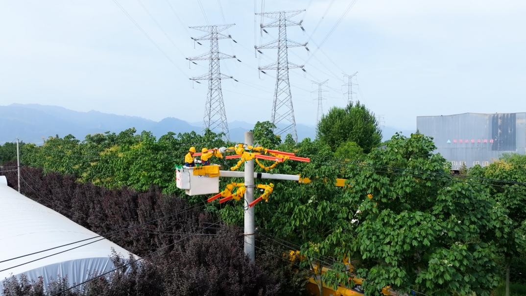 State Grid Shaanxi Power Ensures Reliable Supply and a Cool Summer for Residents_fororder_圖片1