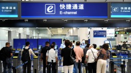 8天長假湖南空港口岸出入境人員4.3萬人次，去年同期增長2.7%