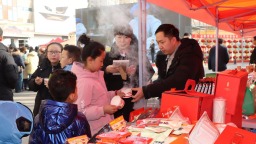 【新春走基層】武威：煙火氣裏品年味 農産香中惠民生