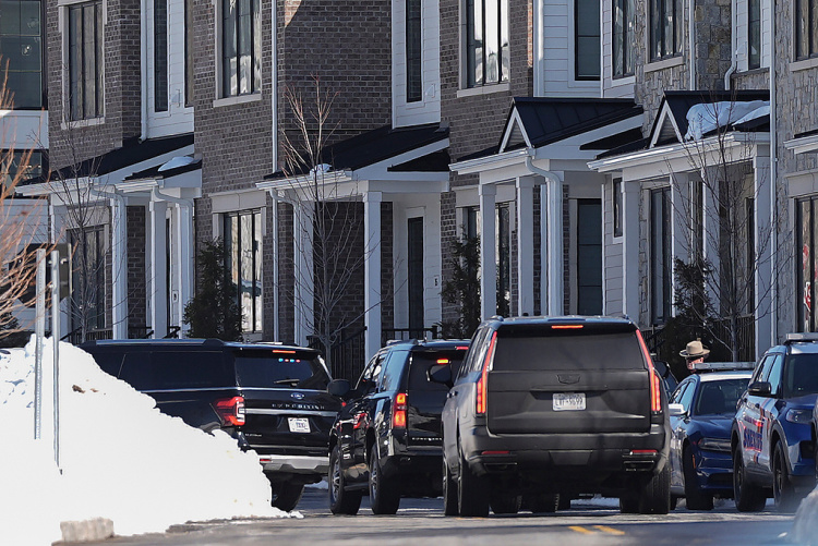 克林頓否認知曉愛潑斯坦罪行 稱與其接觸有限