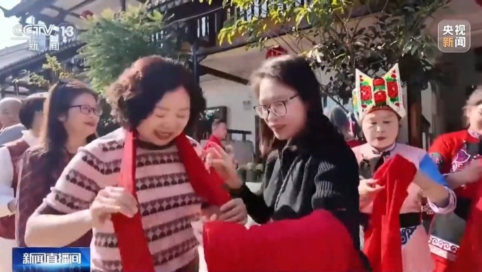 視頻丨打食桃、長桌宴、乘船登島 銀發族新春出遊偏愛這些地方