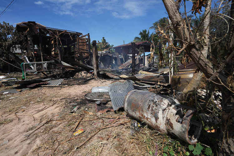 視頻丨柬泰均稱將繼續作戰 柬38萬人流離失所 泰25萬人避難