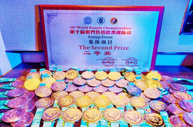 內蒙古武術健兒世錦賽斬獲76枚獎牌載譽凱旋