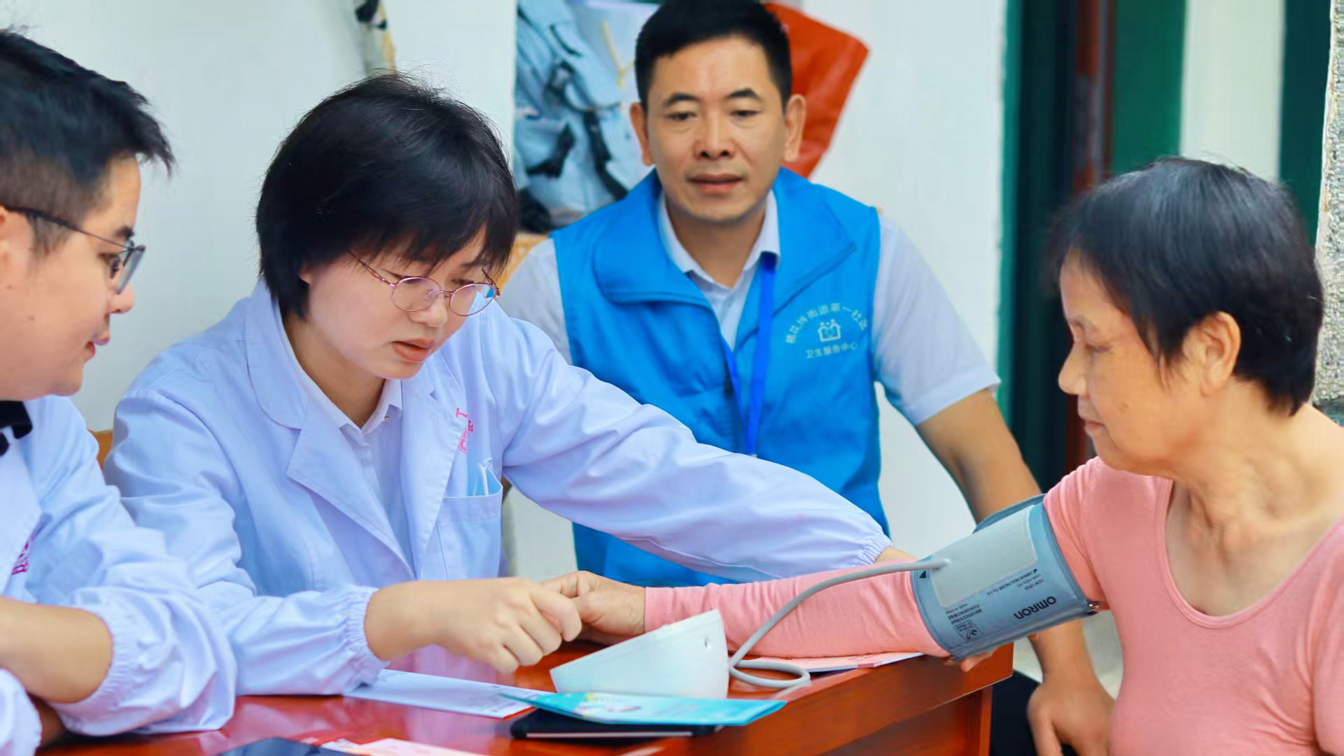 家門口的“醫”靠 ——湖南隆回縣深化醫改惠民生見聞_fororder_2