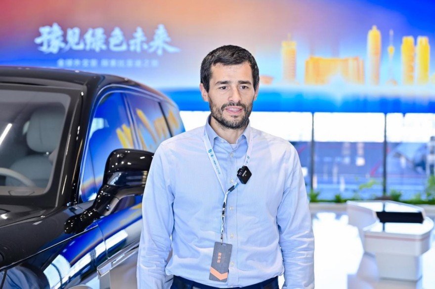 Witness Intelligent Manufacturing, Drive the Future: Diplomats from Multiple Countries Test-Drive BYD in Zhengzhou and Decode China's Intelligent Manufacturing Amid Speed and Passion_fororder_11