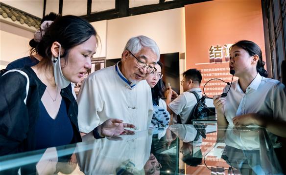 追尋抗戰記憶：兩岸同胞走進自貢抗日獻金運動陳列館_fororder_05