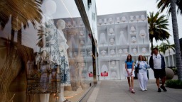 奢侈品等行業業績“跳水” 美關稅衝擊歐洲高端製造_fororder_da286f23925242518ad2a53816c6ef76