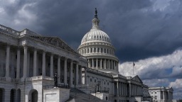 美眾議院通過臨時撥款法案 距結束政府“停擺”只差一步