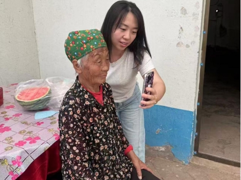 鄂爾多斯市伊金霍洛旗札薩克鎮：多彩活動擦亮“為老服務”幸福底色_fororder_轉1