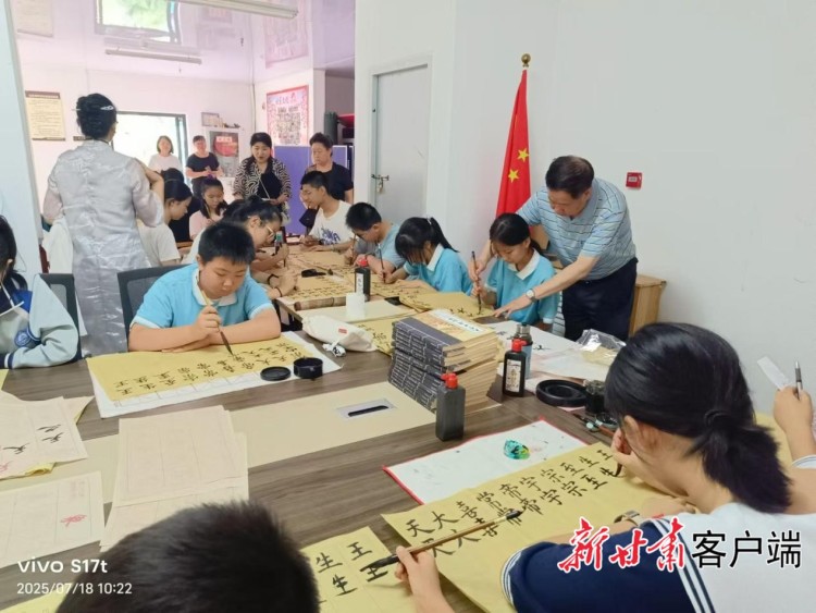 【甘快看】情係“一老一小” 繪就“朝夕美好”