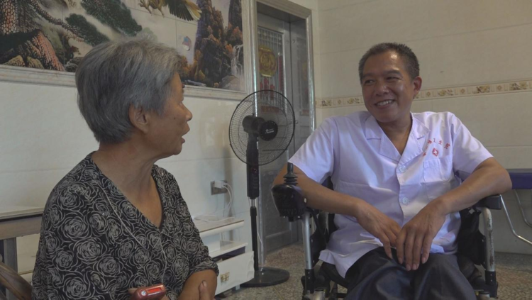 湖南衡陽縣鄉村醫生王黎明：輪椅碾出健康路 仁心點亮山鄉燈_fororder_圖片1