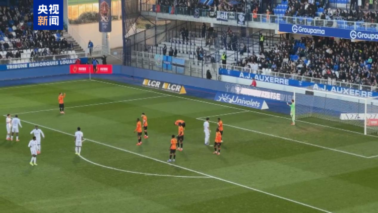 視頻丨夢幻聯動！總臺春晚宣傳片首登歐洲五大足球聯賽綠茵場