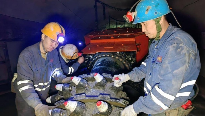 2026新春走基層｜遼報記者老虎臺井下680米問礦工