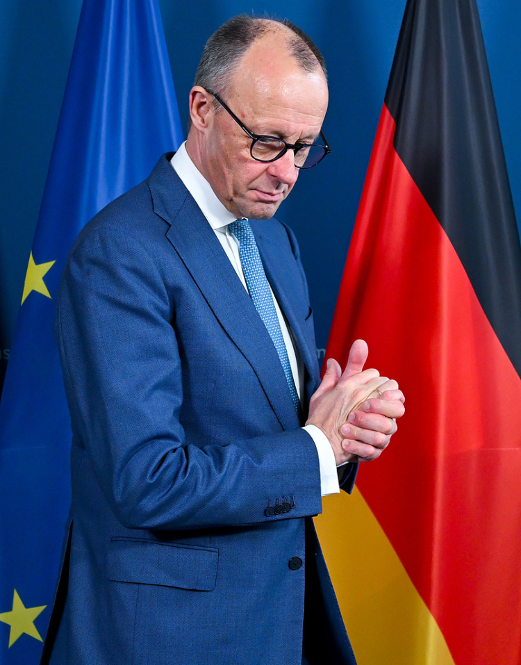 閃評 | 增加核彈頭數量 擴大核威懾範圍 法國緣何改變核威懾政策？