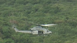 “高空掉袋”遭抗議 駐日美軍持續引發沖繩居民不滿