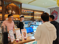 新疆是個好地方丨阿勒屯古街八方商戶紮根多