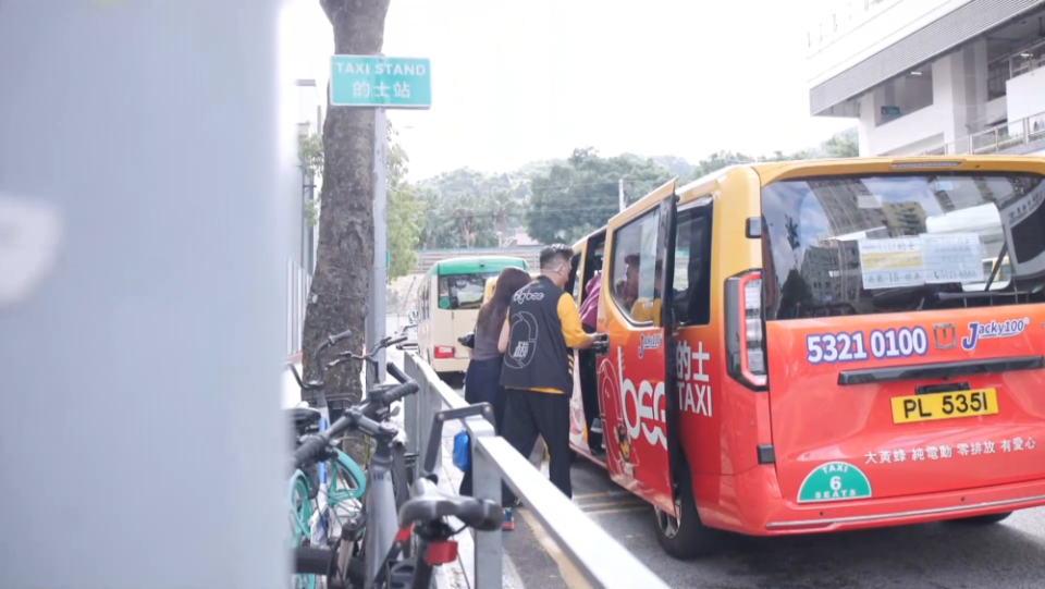 香港愛心車隊為大埔火災災民提供義載服務