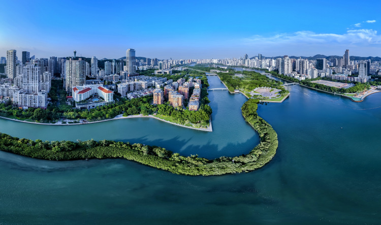 “我們從事現代化經濟建設，要有長遠考慮，統籌全局”