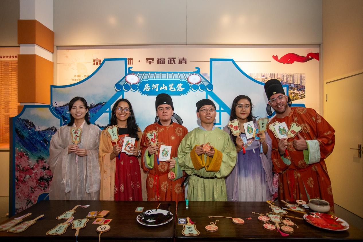 國際青年武清行 穿越古今知文博 通關打卡攬寶藏_fororder_圖片8