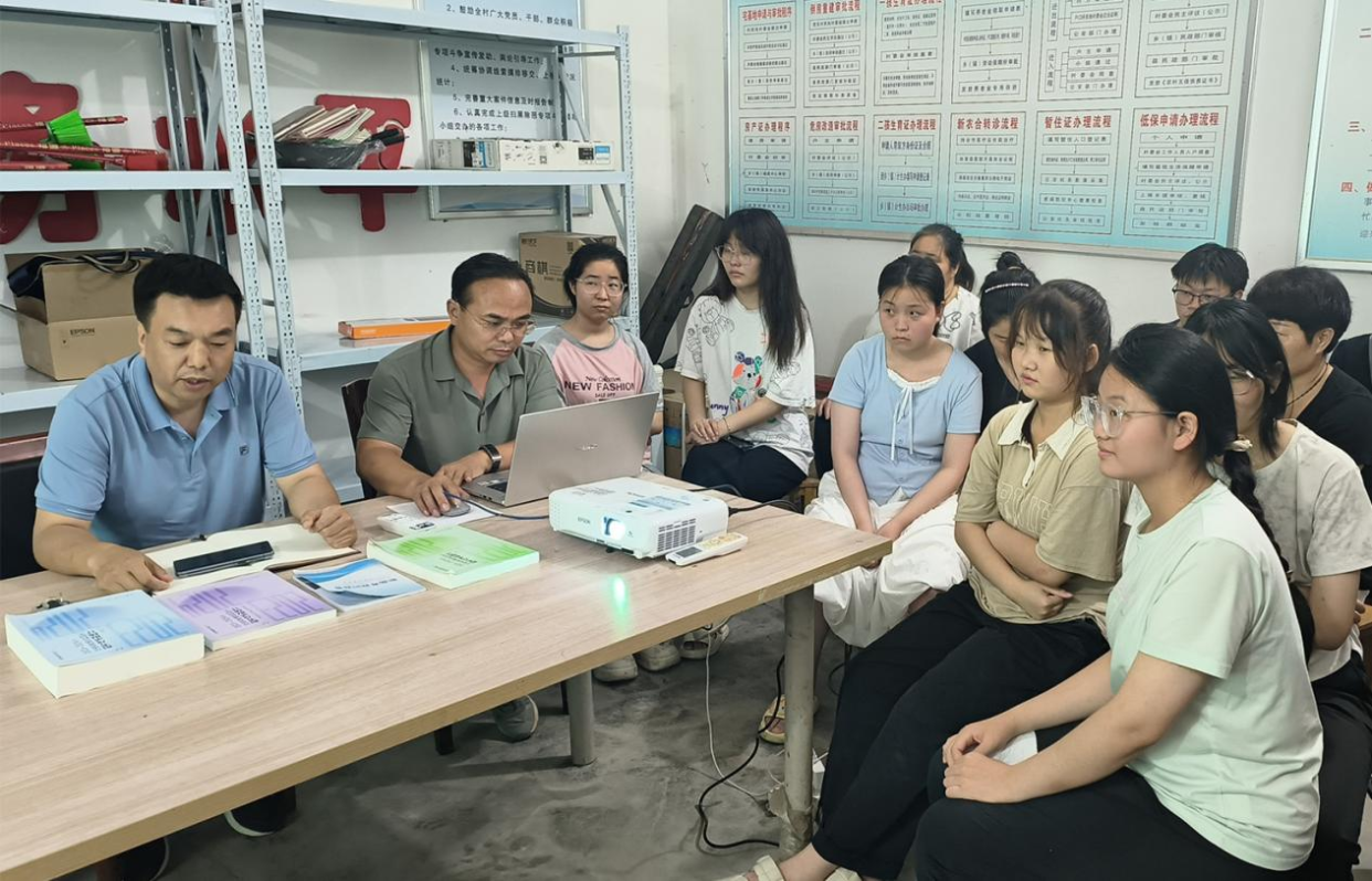 Nanyang, Henan: Free Gaokao Counseling Session Supports Village Students_fororder_圖片1