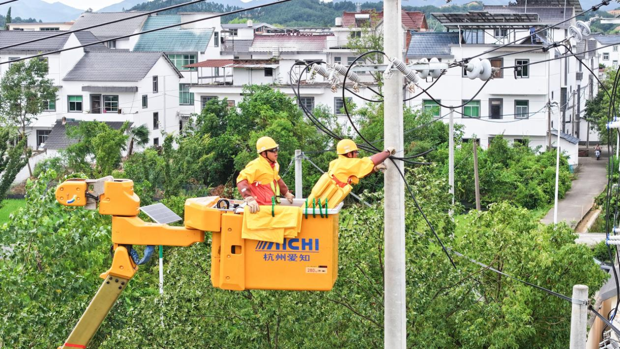 Quzhou, Zhejiang: Live-line Operation Ensures Reliable Power Supply and Smooth Transformer Connection_fororder_圖片1