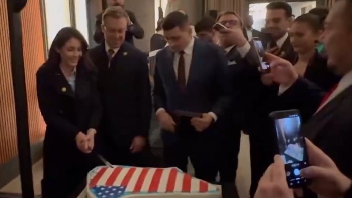 視頻丨美議員瓜分“格陵蘭蛋糕” 當地政府：備好“武器” 隨時應對_fororder_ac3cda4bb66c4adcab0e9e72d484a844